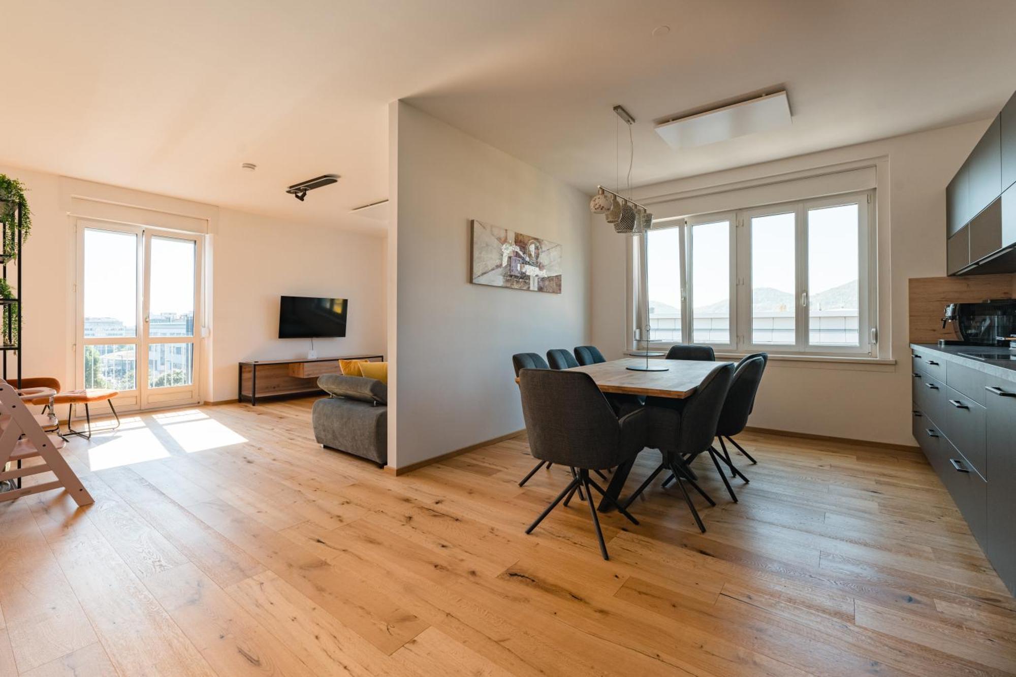 Tamliving Center Luxury 4 Rooms Smart Tv Kitchen Great View Graz Esterno foto
